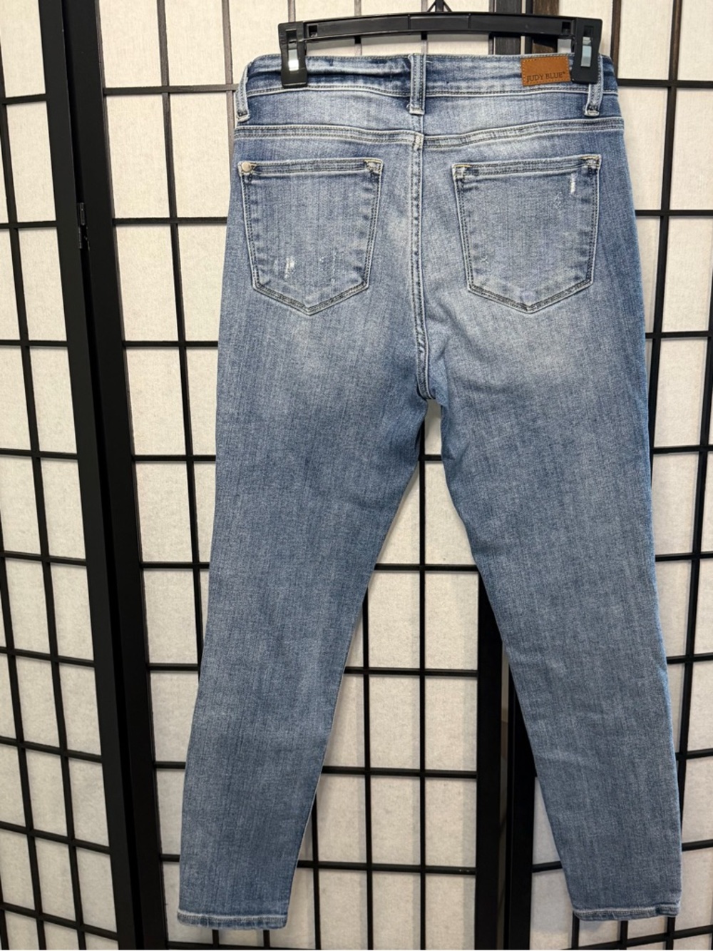 Judy Blue Medium Wash Skinny Jeans Size 5 or 27 - Picture 2 of 6